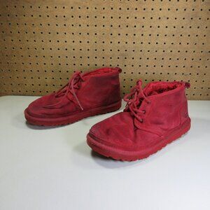 UGG mens solid red Neumel suede chukka boots 10 M 3236